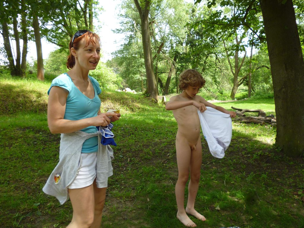 naked girls with small boys
